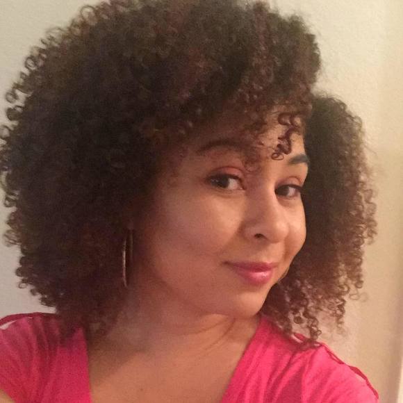 Meet your Posher, Jennifer - Picture 1 of 1